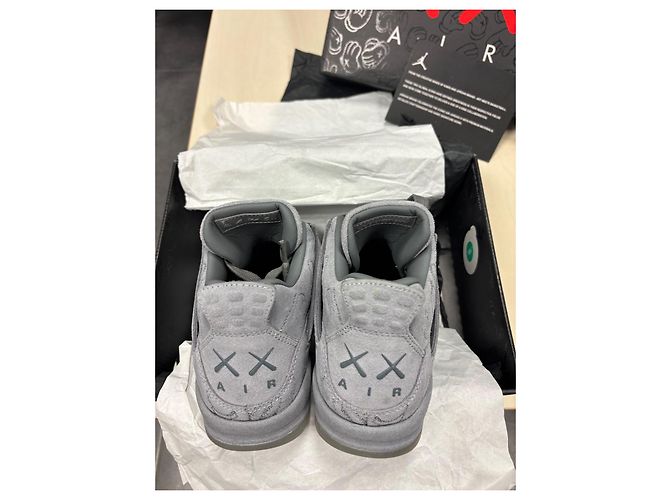 Autre Marque Jordan 4 Retro Kaws Sneaker Grau Hirschleder - Ansicht 5