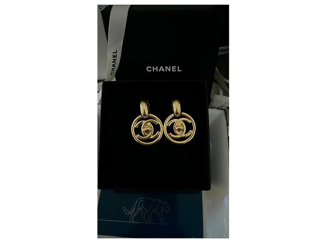 Orecchini Chanel dorati in metallo D'oro - vista 3