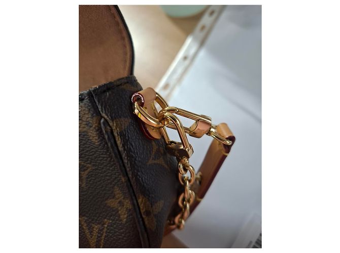 Borsa Ivy Wallet on Chain in Tela Marrone Louis Vuitton Rosso - vista 14