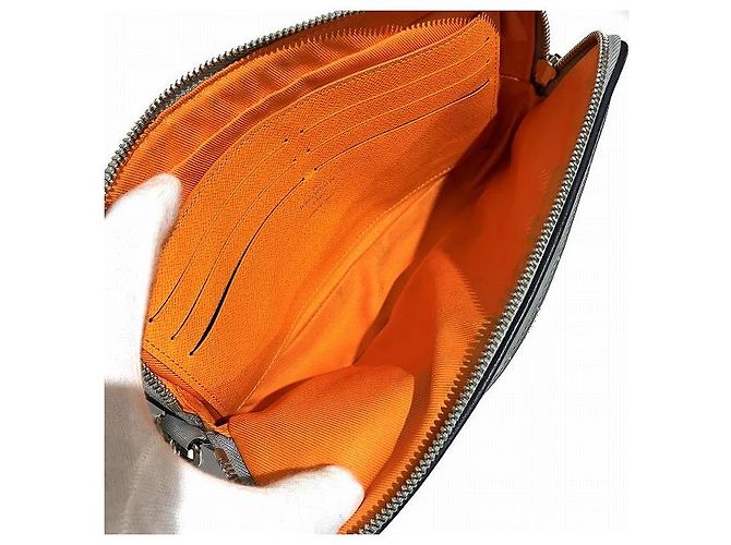 Satellite Sac à main Monogram Alpha de Louis Vuitton Argenté Métallisé - vue 5
