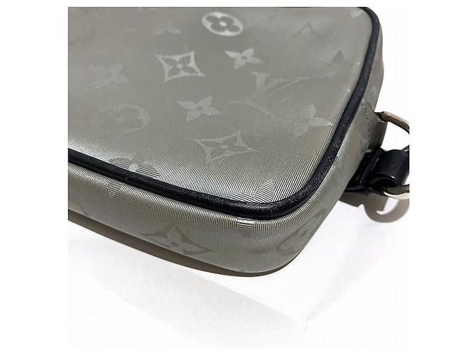 Satellite Sac à main Monogram Alpha de Louis Vuitton Argenté Métallisé - vue 6