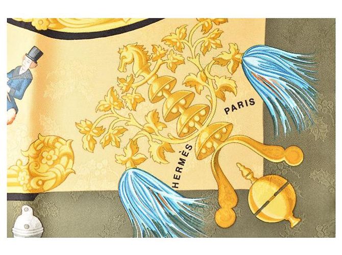 Foulard in seta Hermès Motivo Carrozza Oro/Verde D'oro Metallico - vista 4
