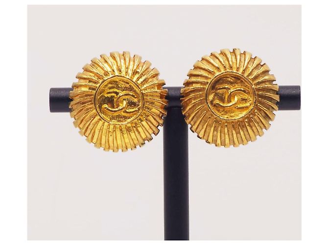 Orecchini vintage CC Coco Mark di Chanel Gold hardware - vista 5
