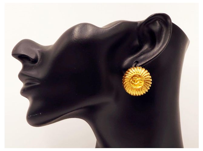 Orecchini vintage CC Coco Mark di Chanel Gold hardware - vista 7