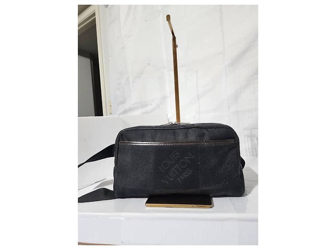 LOUIS VUITTON Marsupio Damier Geant Acrobat Nero - vista 10