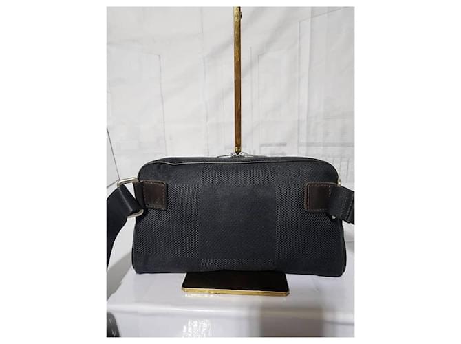 LOUIS VUITTON Marsupio Damier Geant Acrobat Nero - vista 11