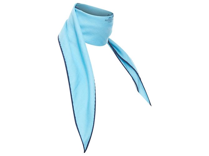 Hermès Sciarpa in cashmere e seta blu cielo HERMES con stampa del logo e bordo navy - vista 3