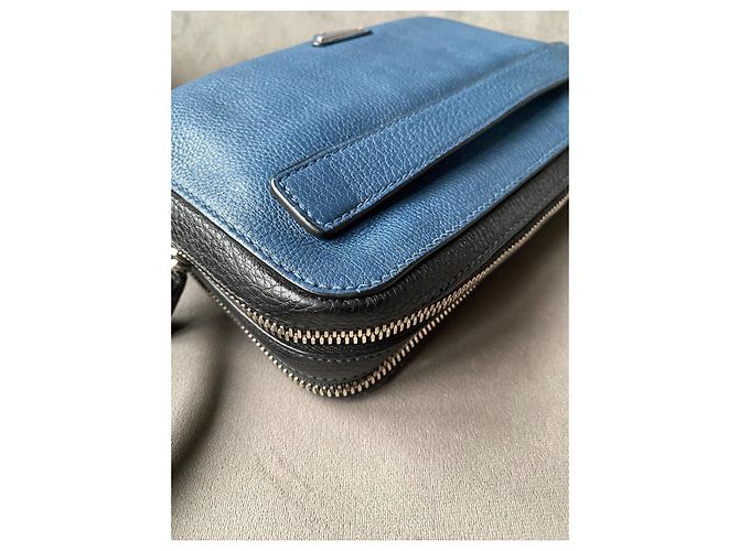 Pochette Prada in pelle nera e blu con zip Nero - vista 13