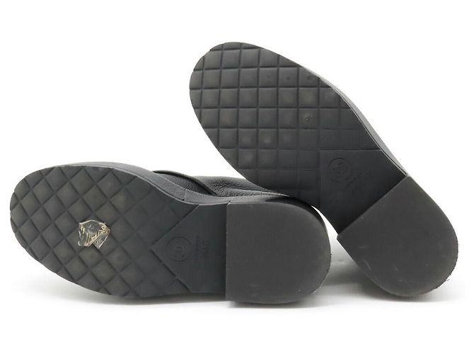 Botas de couro com cadarço e pérolas da Chanel Preto - vista 4