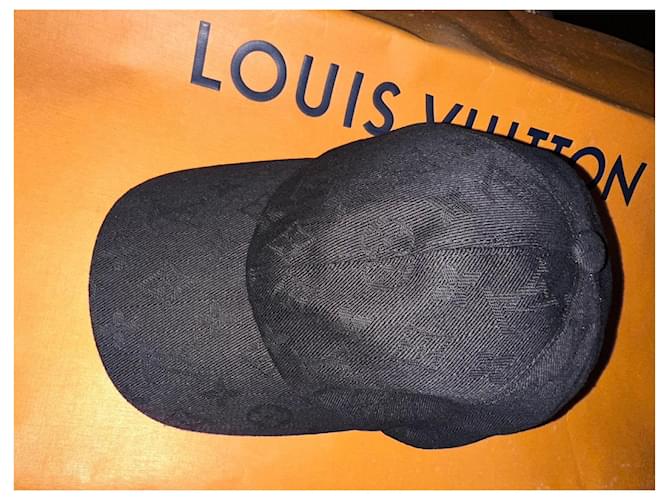 Louis Vuitton Gorros Negro - vista 2