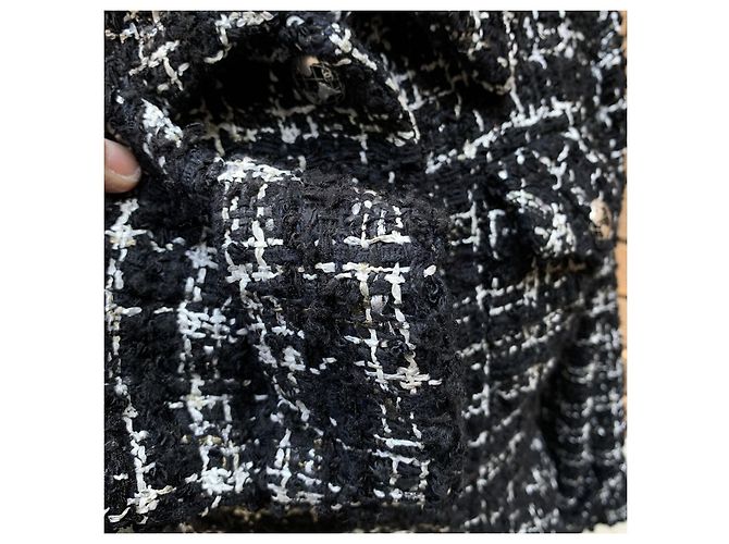 Timeless Chanel Black and White Tweed Bouclè Planisphere Jacket Size 38 FR - view 5
