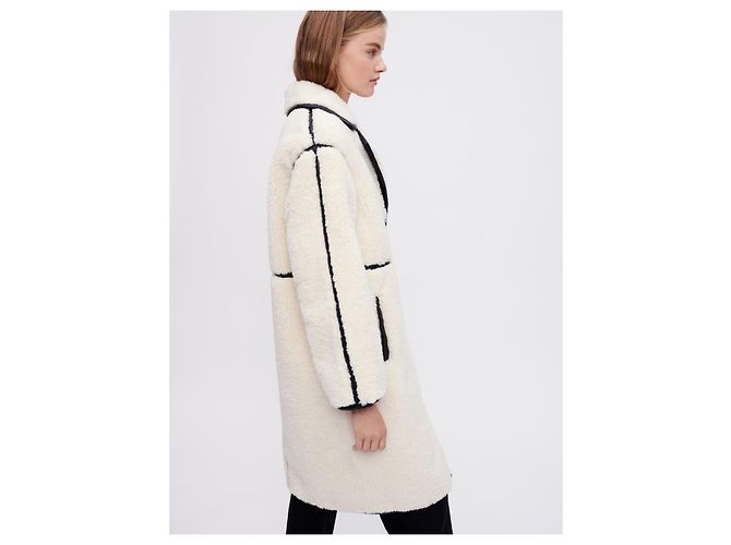 Cappotto in ecopelle di pecora e vinile Maje Nero Bianco - vista 2