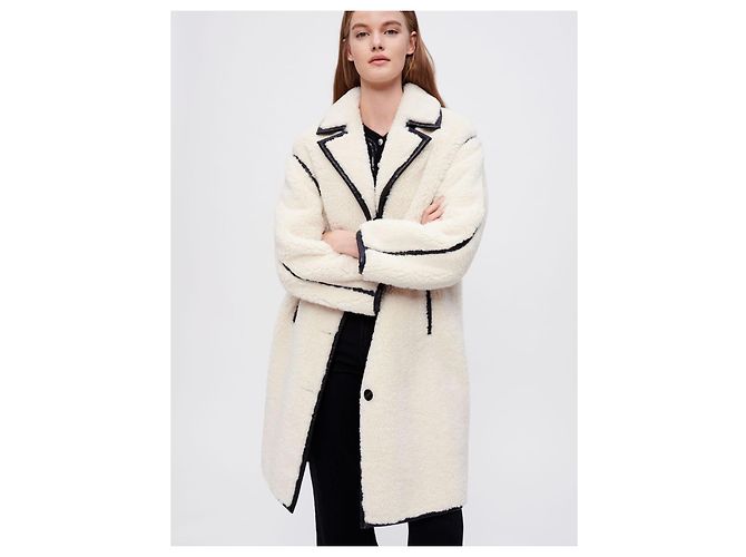 Cappotto in ecopelle di pecora e vinile Maje Nero Bianco - vista 4