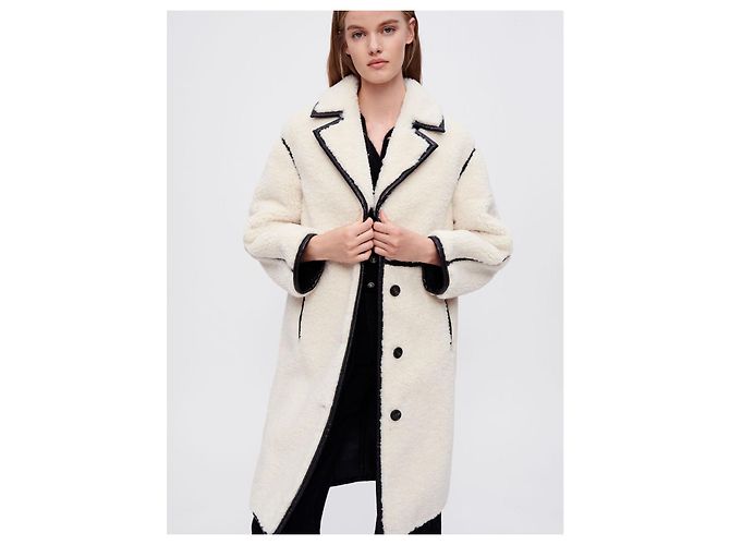 Cappotto in ecopelle di pecora e vinile Maje Nero Bianco - vista 5