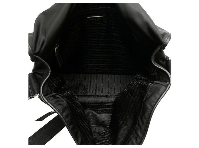 Borsa a spalla messenger in nylon con placca logo triangolare di Prada Nero - vista 5