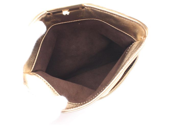 Clutch Slim in Pelle Louis Vuitton Sofia Coppola M95861 D'oro Metallico - vista 3