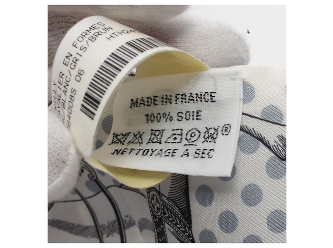 Bufanda Hermès Silk Twilly Cavalier en Formas Blanco - vista 3