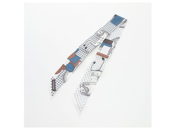 Bufanda Hermès Silk Twilly Cavalier en Formas Blanco - vista 4