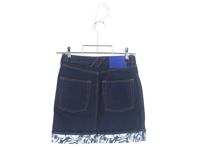 Falda mini de mezclilla azul con estampado de Burberry - vista 5
