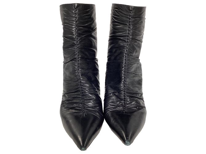 Susanna geraffte Stiefeletten aus schwarzem Leder von Alexandre Birman - Ansicht 11