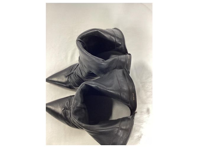Susanna geraffte Stiefeletten aus schwarzem Leder von Alexandre Birman - Ansicht 18
