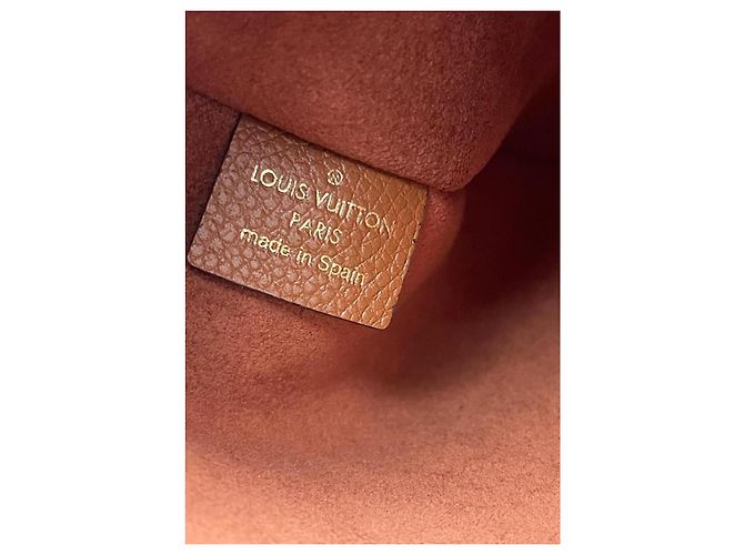 Pochette Louis Vuitton in Pelle Marrone Cognac - vista 10