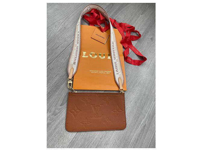 Pochette Louis Vuitton in Pelle Marrone Cognac - vista 8