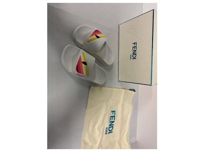 Fendi Kindersandalen Weiß aus Gummi Größe 29 - Ansicht 2