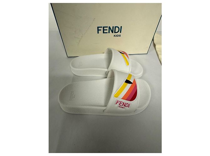 Fendi Kindersandalen Weiß aus Gummi Größe 29 - Ansicht 7
