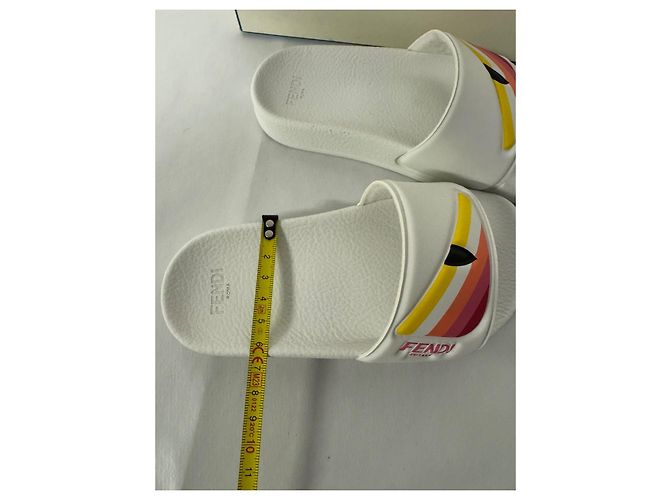 Fendi Kindersandalen Weiß aus Gummi Größe 29 - Ansicht 9