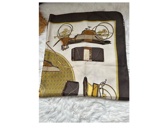 Constance Sciarpa Hermès in seta marrone - vista 8