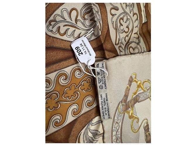 Constance Lenço de seda Hermès marrom - vista 3