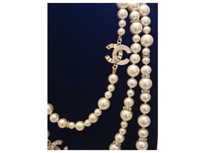 Coco Crush Chanel 2021 Pre-Fall Collana di Perle di Cristallo Dorato Gold hardware - vista 5