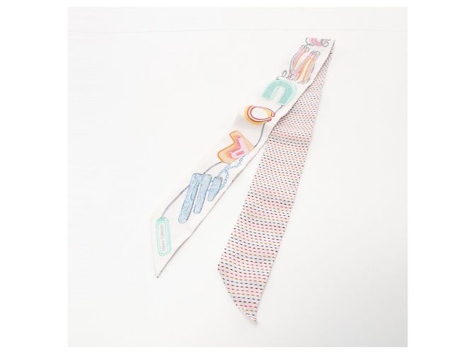 Sciarpa Hermès Silk Twilly Chevaloscope H053954 Bianco - vista 4