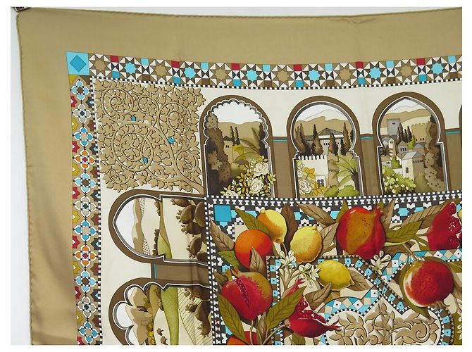 Hermès FULAR HERMES I GIARDINI DI ANDALUSIA ALINE HONORE QUADRATO 90 IN SETA Beige - vista 2