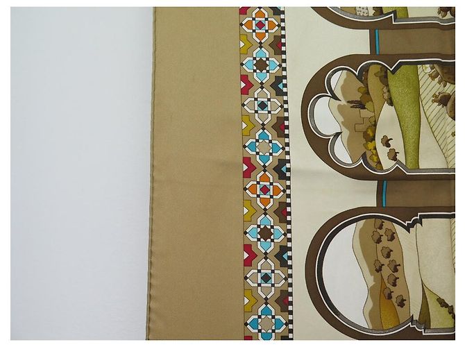 Hermès FULAR HERMES I GIARDINI DI ANDALUSIA ALINE HONORE QUADRATO 90 IN SETA Beige - vista 9