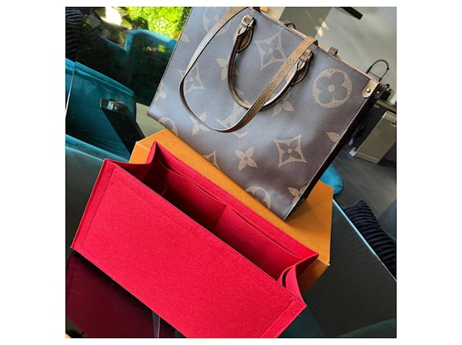 Louis Vuitton Borsa Onthego GM Monogramma Marrone - vista 12
