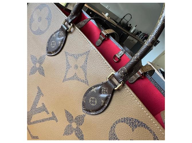 Louis Vuitton Borsa Onthego GM Monogramma Marrone - vista 14