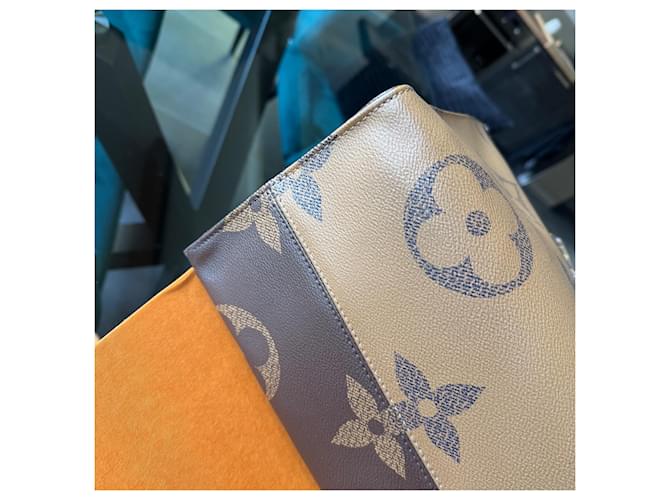 Louis Vuitton Borsa Onthego GM Monogramma Marrone - vista 15