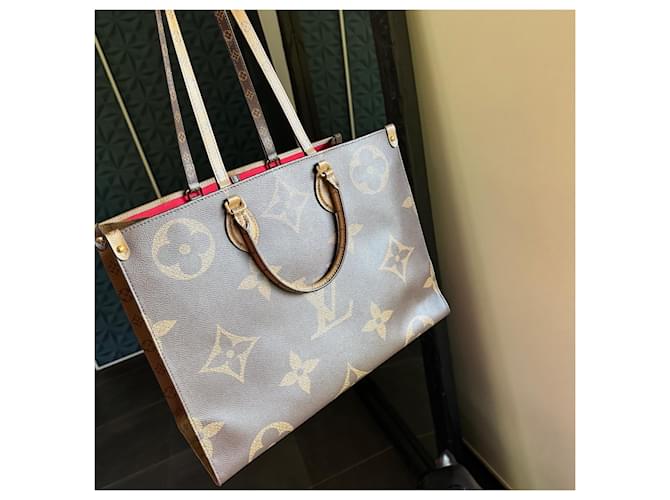 Louis Vuitton Borsa Onthego GM Monogramma Marrone - vista 21