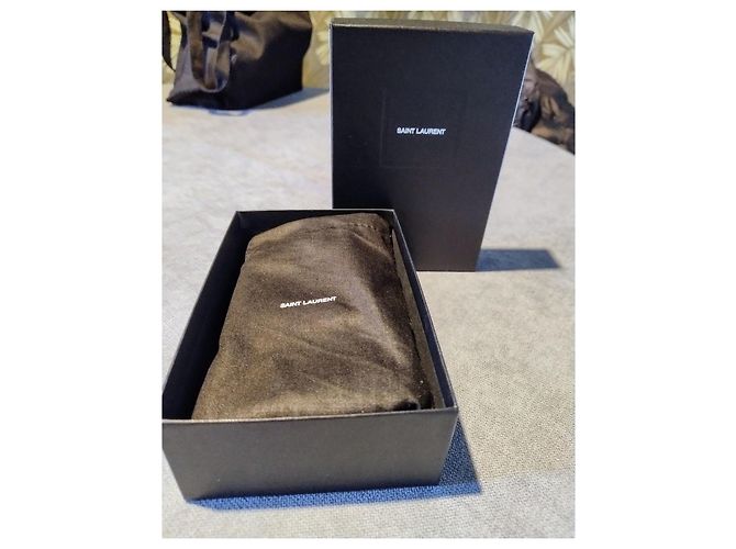Cartera Saint Laurent de cuero verde con logo dorado - vista 15