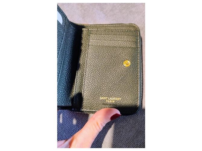 Cartera Saint Laurent de cuero verde con logo dorado - vista 4
