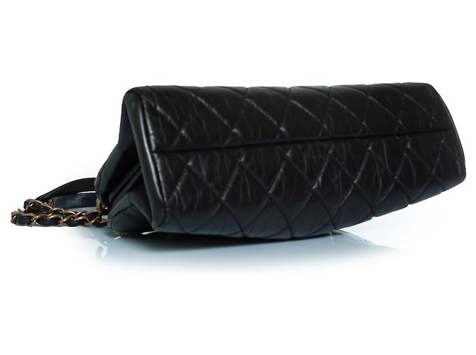 Chanel, borsa a spalla mademoiselle in nero - vista 6