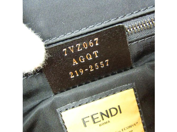 Zaino/Borsa a Tracolla in Nylon Fendi Fendines 7VZ067 - vista 11