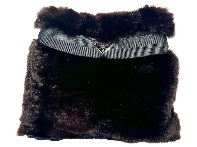 PRADA Mini Borsa a Spalla in Pelliccia Kolinsky Rifinitura in Seta Nera Nero - vista 4