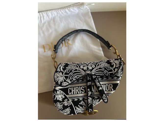 Collezione Saddle Dior Crociera 2023 - vista 2