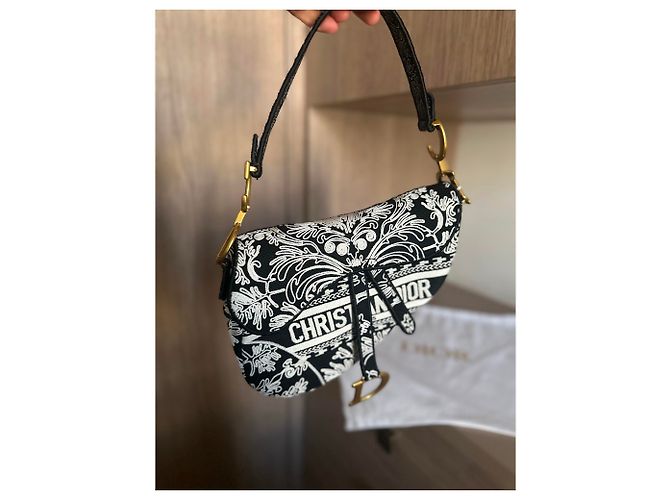 Collezione Saddle Dior Crociera 2023 - vista 5