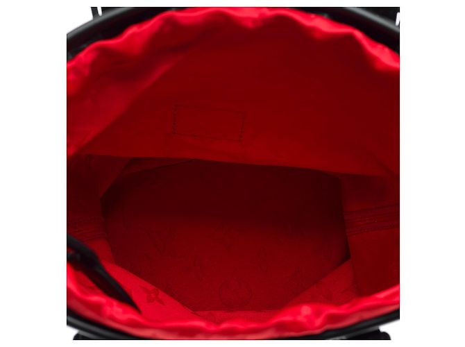 Borsa LOUIS VUITTON Bucket in Pelle Nera - 102297 Nero - vista 8