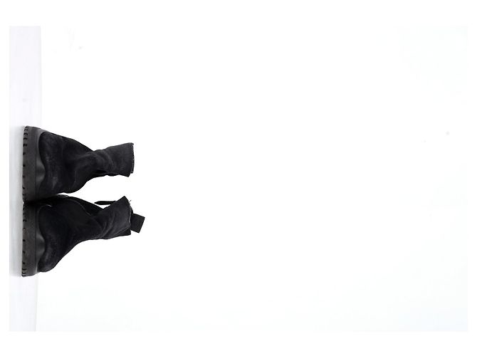 Bottines zippées Miu Miu en daim noir - vue 3