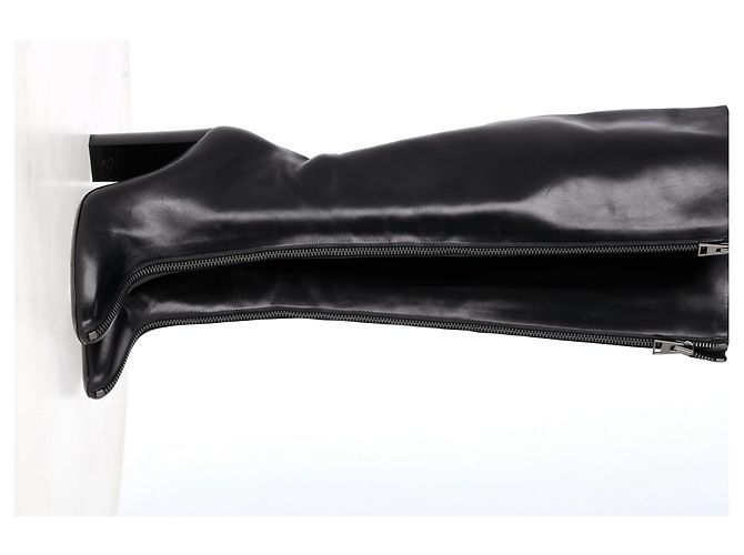 Tom Ford Front Zipped High-Heeled Knee-High Boots in Black Leather - view 9
